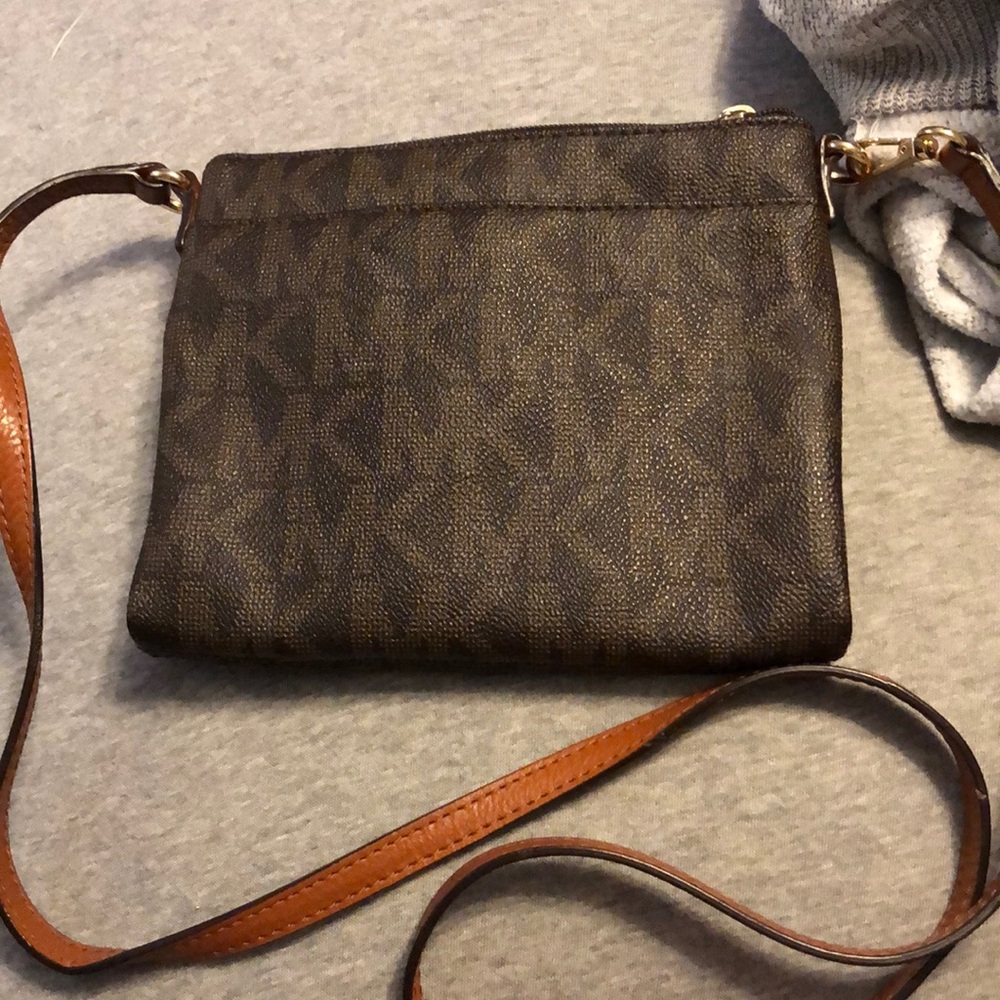 Cross body bag - Picture 3 of 3